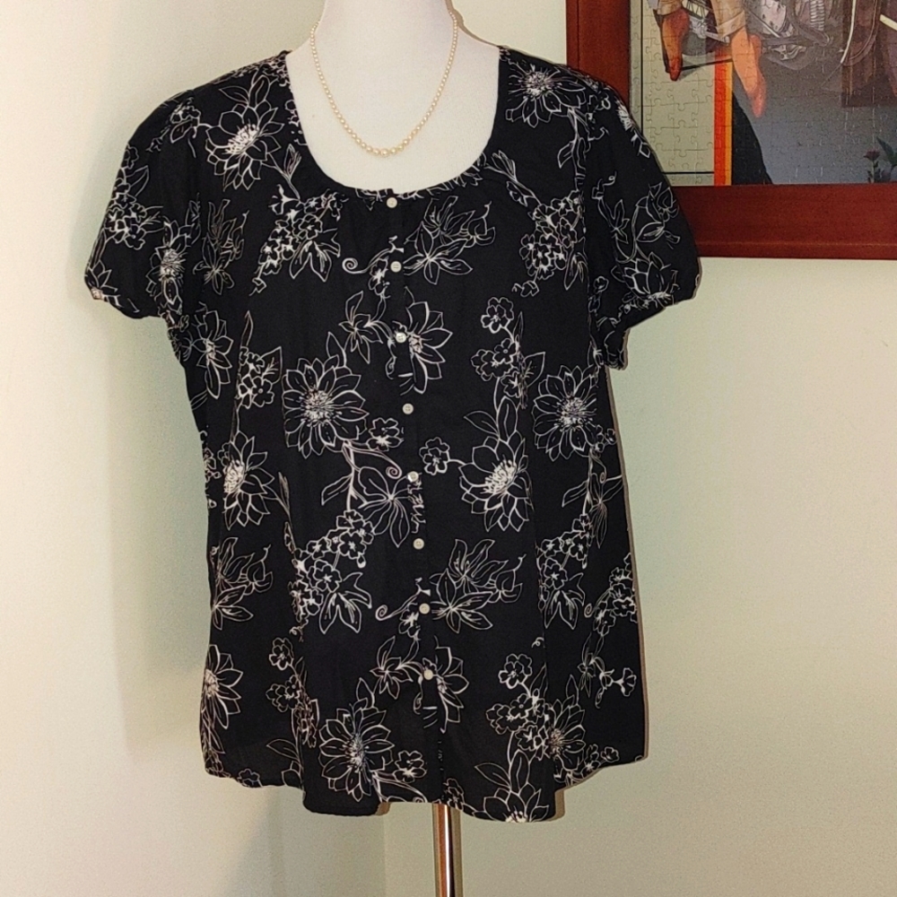 Sag Harbor Woman button down shirt